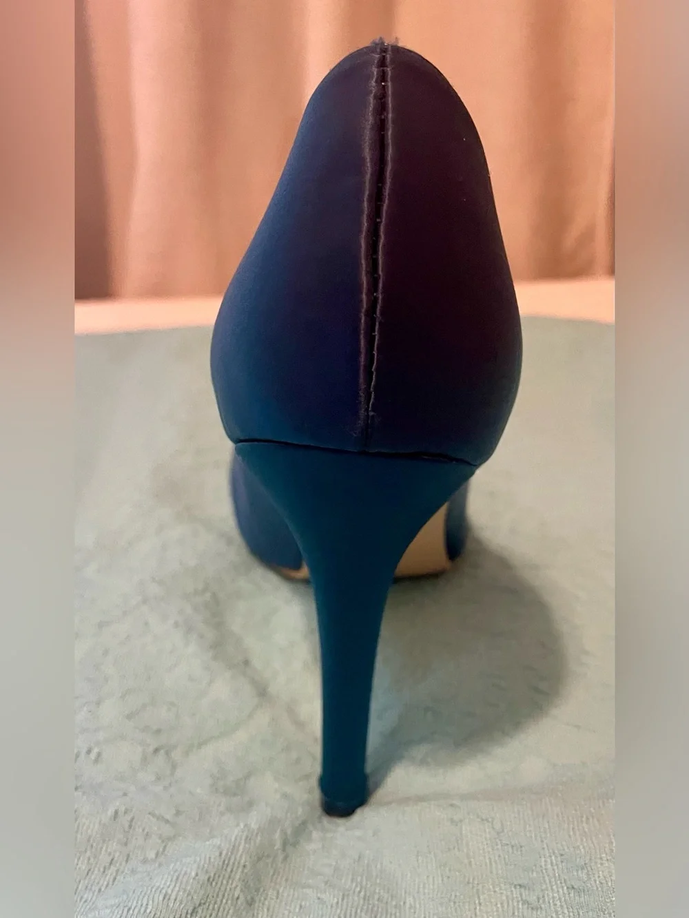 Manolo Blahnik Navy Satin Embellished Swan Pumps Size 6 - Picture 15 of 16
